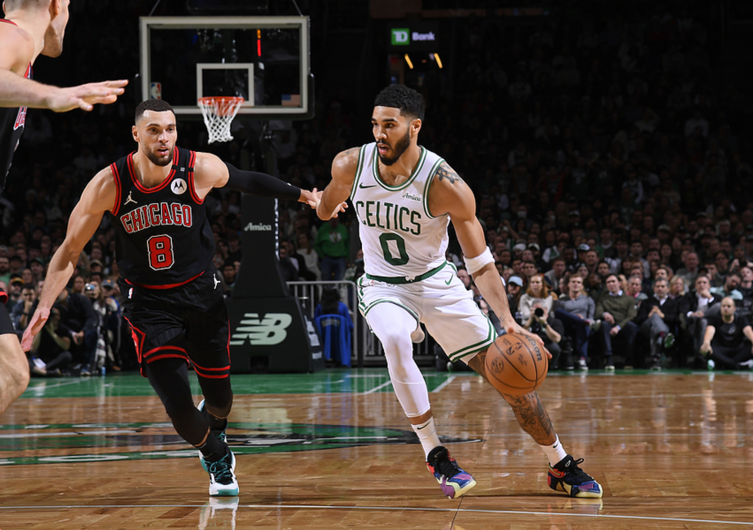  塔图姆在利物浦比赛中爆冷，关键助攻引发热议！