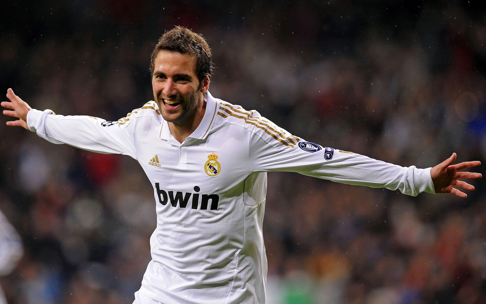 电竞赛场焦点！英格兰队对阵葡萄牙队，防守反击奏效，球队笑到最后